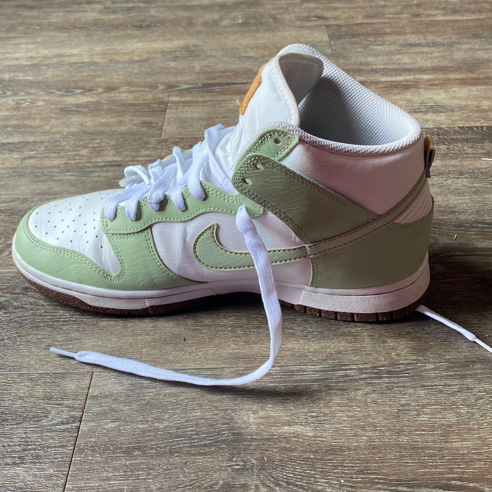 Men’s Soft green Nike high top classics